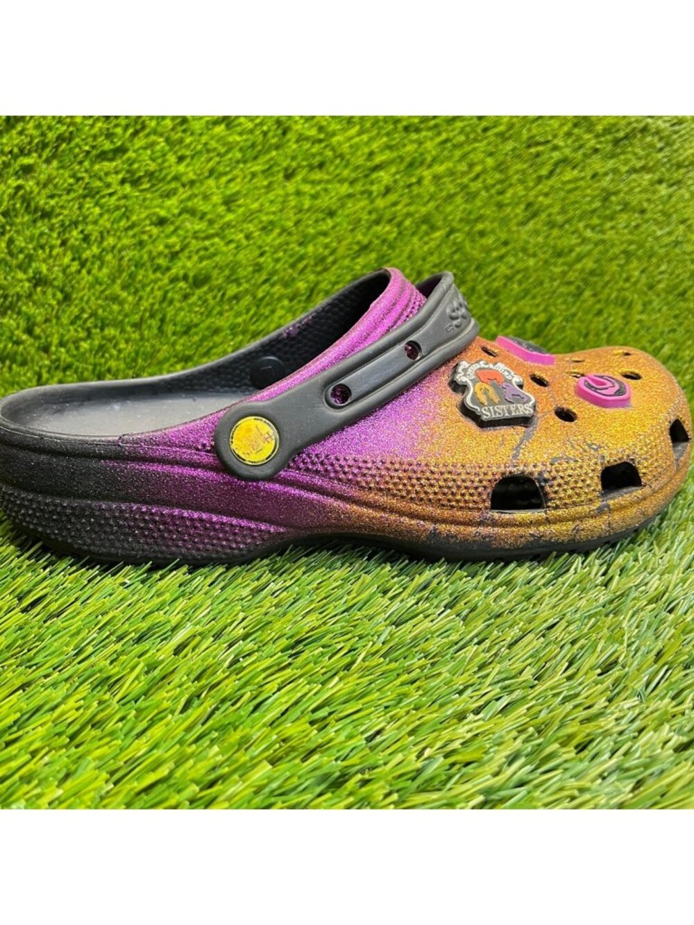Crocs Classic Clog x Disney Hocus Pocus Mens Size‎ 9 Orange Purple Beach Sandals